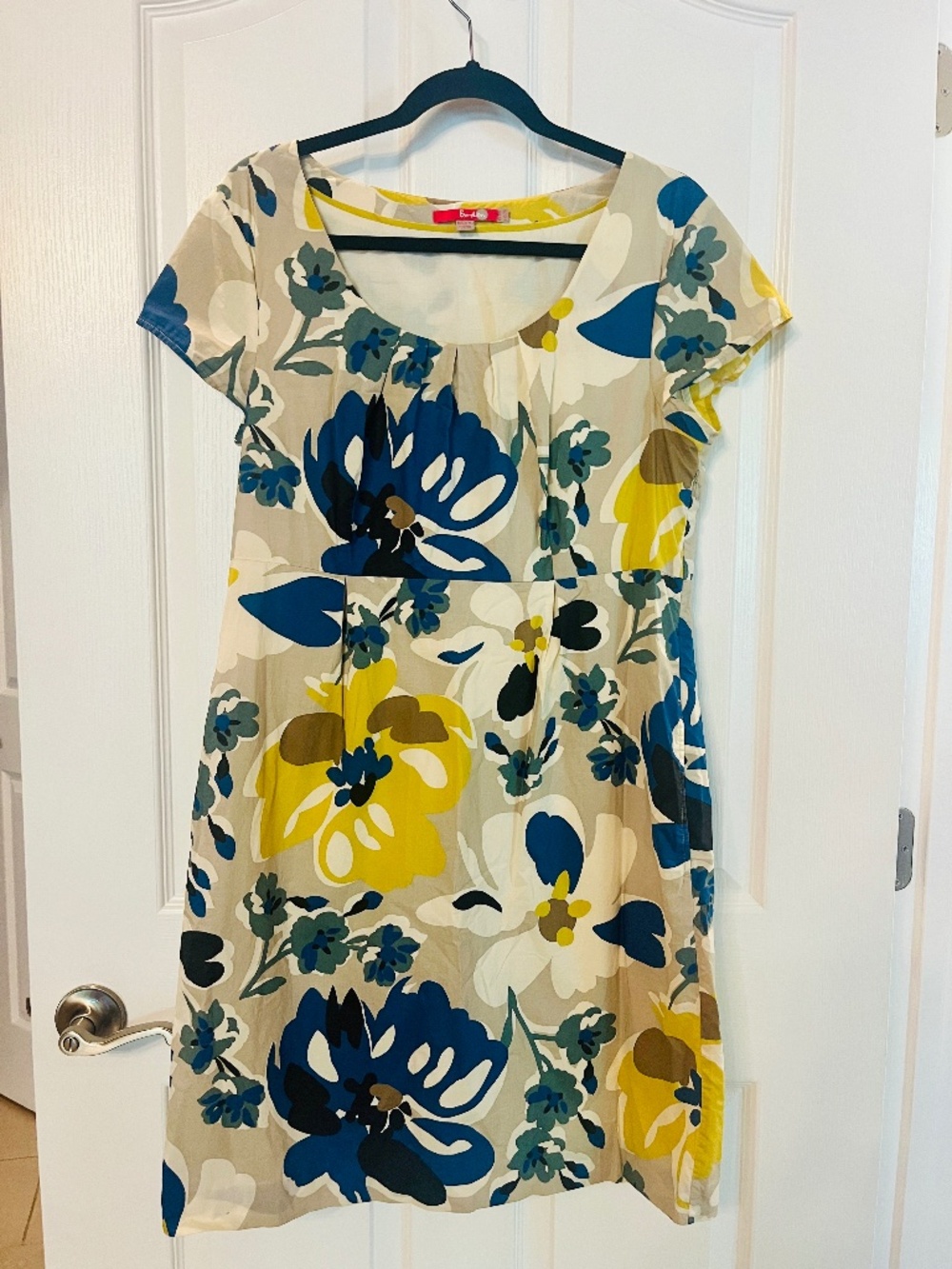 Boden brand 12R floral cotton dress with pockets